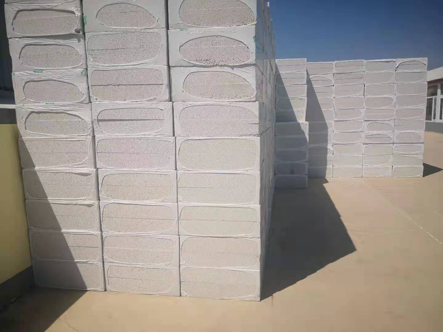 熱固復(fù)合聚苯乙烯泡沫保溫板